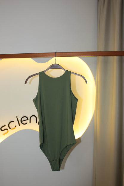 Body Aurora feminino que valoriza a silhueta