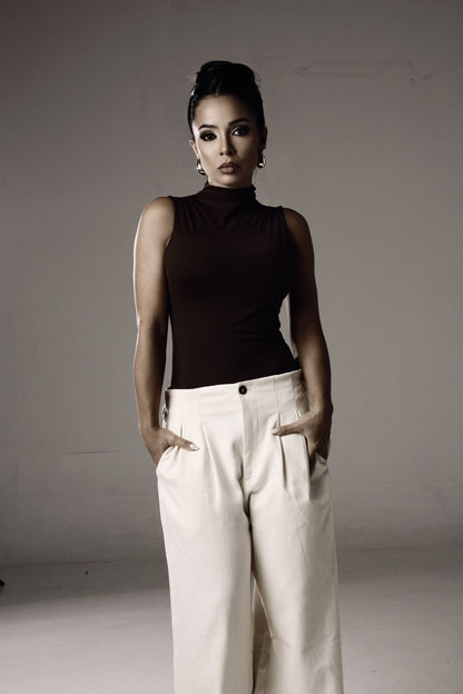 Look minimalista com Body Luna preto elegante