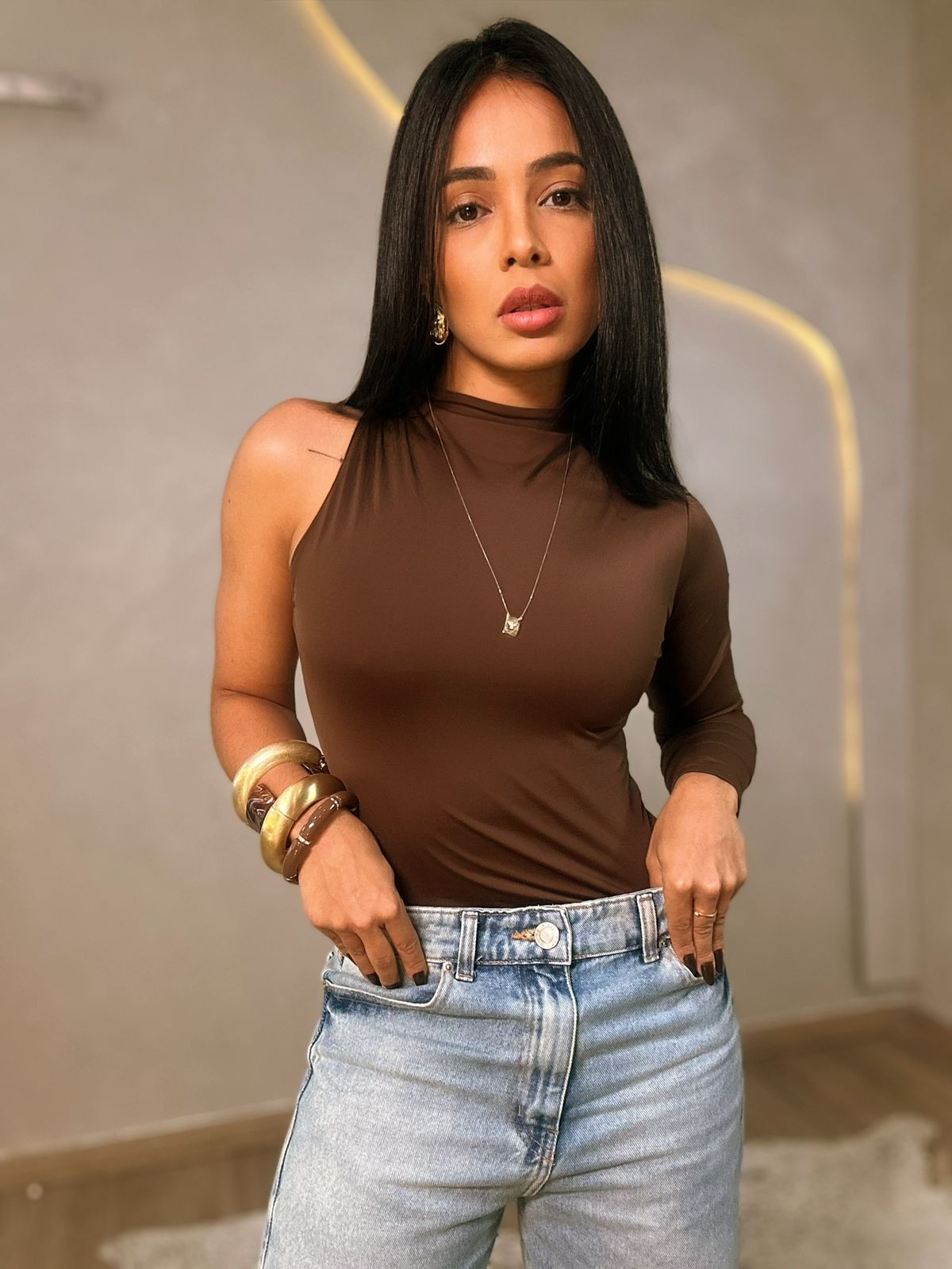 Body Luna 1 Ombro preto em produção para festa